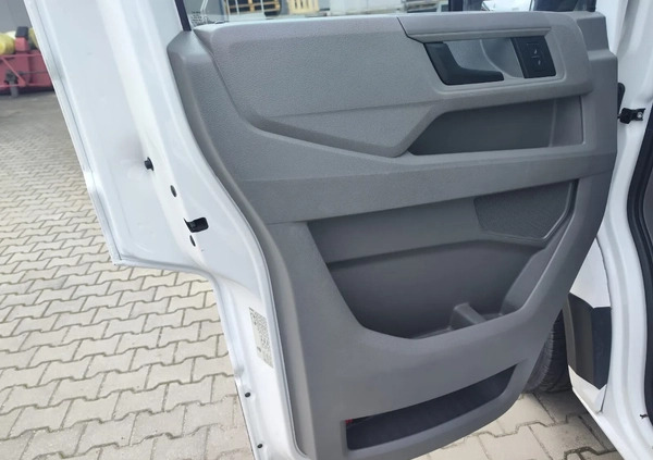 Volkswagen Crafter cena 116850 przebieg: 230000, rok produkcji 2018 z Pińczów małe 106